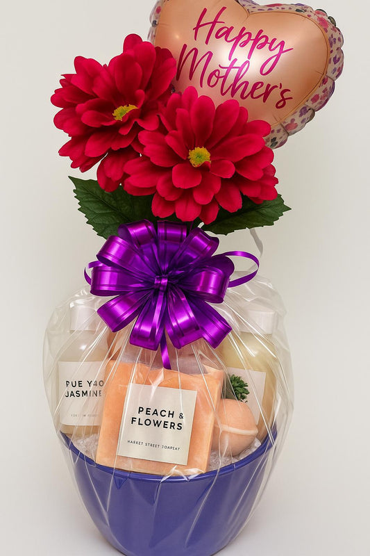 MOTHERS DAY GIFT, Soap, bath bomb, 10 oz candles , mug, lip gloss, lip stick